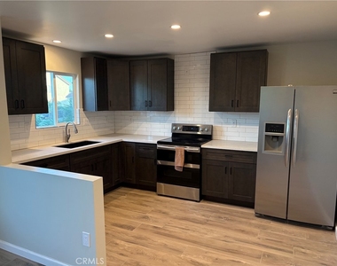 1148 N Elmwood Avenue - Photo Thumbnail 1