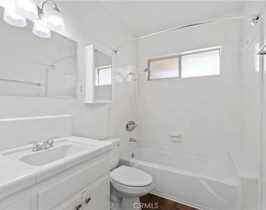 534 Roosevelt Road - Photo Thumbnail 11