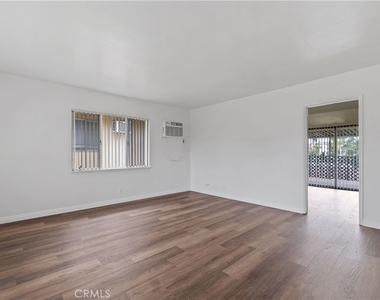 534 Roosevelt Road - Photo Thumbnail 3