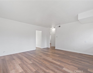 534 Roosevelt Road - Photo Thumbnail 2