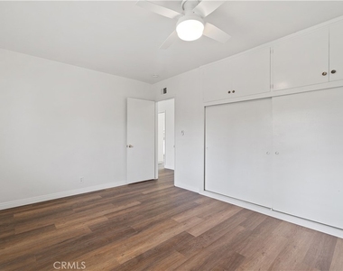 534 Roosevelt Road - Photo Thumbnail 12