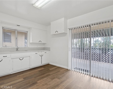 534 Roosevelt Road - Photo Thumbnail 6