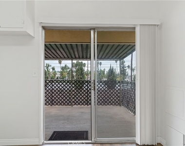 534 Roosevelt Road - Photo Thumbnail 7