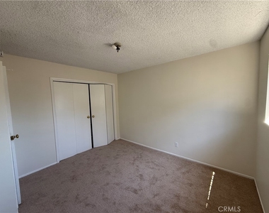 4910 E 4th Street - Photo Thumbnail 8