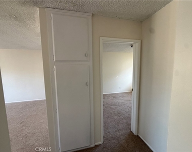4910 E 4th Street - Photo Thumbnail 7