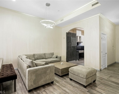333 Milford Street - Photo Thumbnail 4