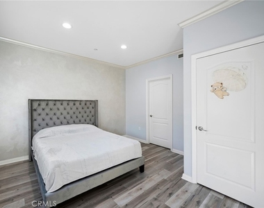 333 Milford Street - Photo Thumbnail 20