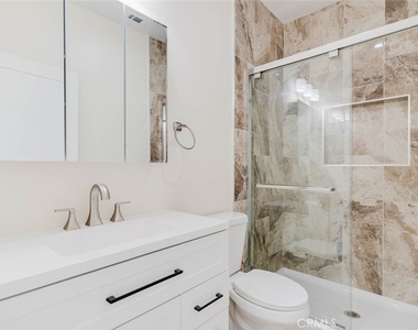 10405 N Ruffner Avenue - Photo Thumbnail 14