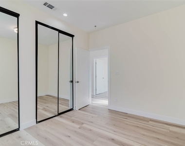 10405 N Ruffner Avenue - Photo Thumbnail 13
