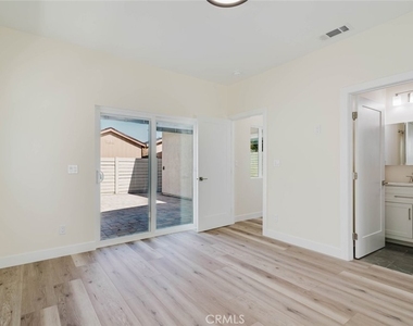 10405 N Ruffner Avenue - Photo Thumbnail 16