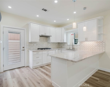 10405 N Ruffner Avenue - Photo Thumbnail 10
