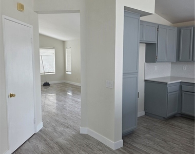 2874 W Calle Vista - Photo Thumbnail 6