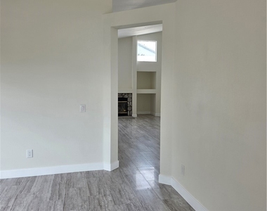2874 W Calle Vista - Photo Thumbnail 4