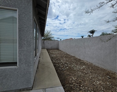 2874 W Calle Vista - Photo Thumbnail 25