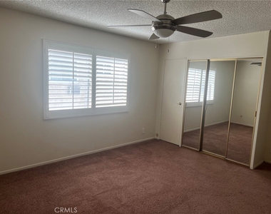 4381 Ventura Canyon - Photo Thumbnail 7