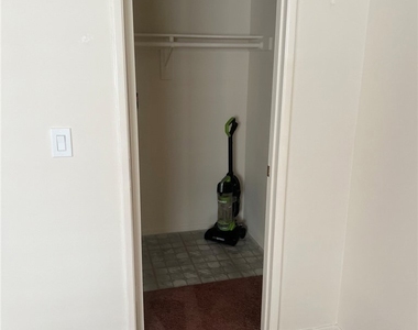 4381 Ventura Canyon - Photo Thumbnail 8