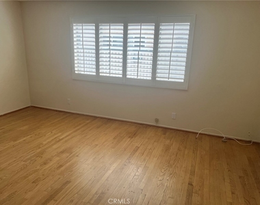 4381 Ventura Canyon - Photo Thumbnail 3
