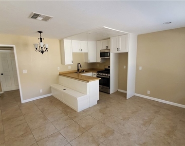 10037 Samoa Avenue - Photo Thumbnail 1