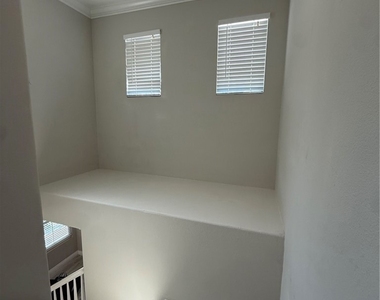 436 N Placer Privado - Photo Thumbnail 17