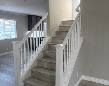 436 N Placer Privado - Photo Thumbnail 4
