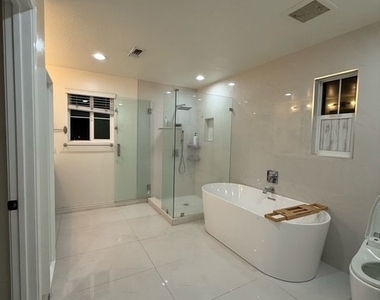 436 N Placer Privado - Photo Thumbnail 10