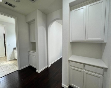 6042 W Branch Rd - Photo Thumbnail 11