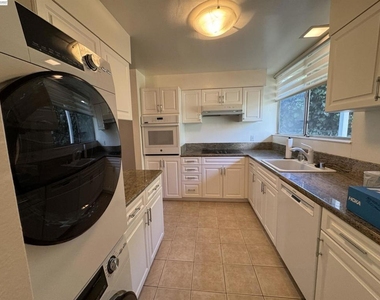 10 Andrew Dr - Photo Thumbnail 10