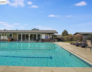 10 Andrew Dr - Photo Thumbnail 40