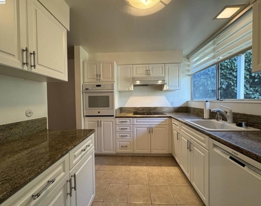 10 Andrew Dr - Photo Thumbnail 6