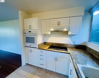 10 Andrew Dr - Photo Thumbnail 7