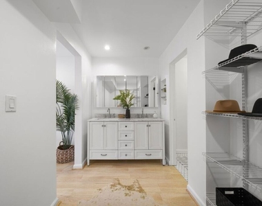 2700 E Cahuenga Boulevard - Photo Thumbnail 11