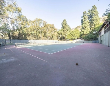 2700 E Cahuenga Boulevard - Photo Thumbnail 17