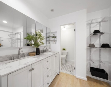 2700 E Cahuenga Boulevard - Photo Thumbnail 10