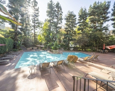 2700 E Cahuenga Boulevard - Photo Thumbnail 16