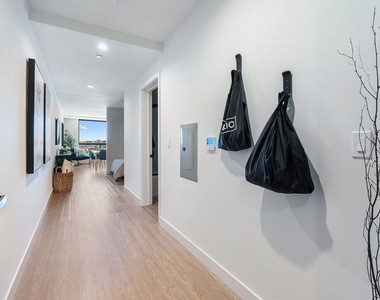 3688 Overland Avenue - Photo Thumbnail 8