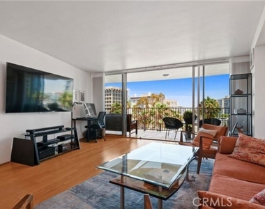 700 E Ocean Boulevard - Photo Thumbnail 41