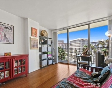 700 E Ocean Boulevard - Photo Thumbnail 21