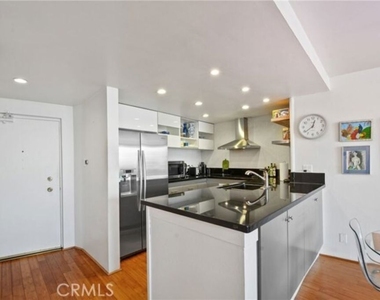 700 E Ocean Boulevard - Photo Thumbnail 27