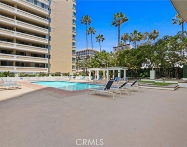 700 E Ocean Boulevard - Photo Thumbnail 12