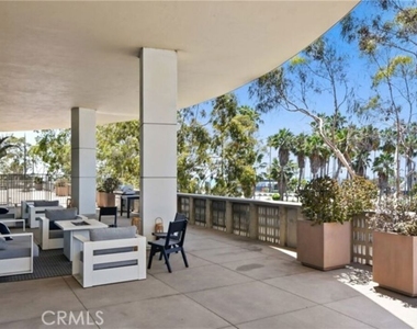 700 E Ocean Boulevard - Photo Thumbnail 9