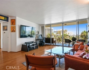 700 E Ocean Boulevard - Photo Thumbnail 31