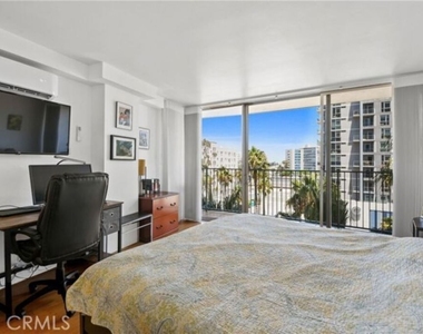 700 E Ocean Boulevard - Photo Thumbnail 24