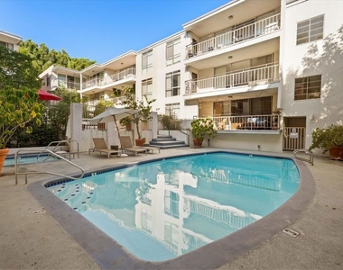 7270 Hillside Avenue - Photo Thumbnail 10