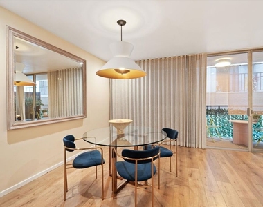 7270 Hillside Avenue - Photo Thumbnail 4