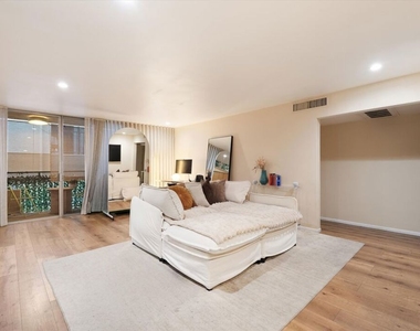 7270 Hillside Avenue - Photo Thumbnail 7