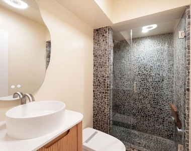 7270 Hillside Avenue - Photo Thumbnail 9