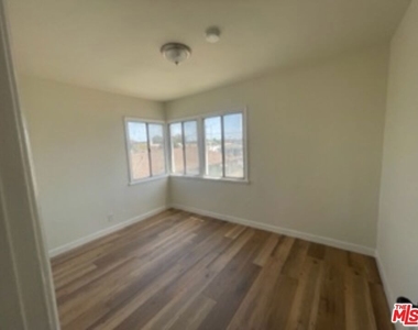 735 W Imperial Highway - Photo Thumbnail 5