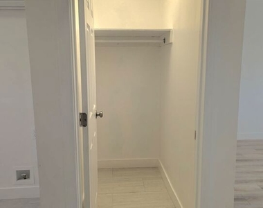 3837 Sedgwick Avenue - Photo Thumbnail 15