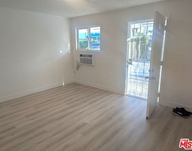 3837 Sedgwick Avenue - Photo Thumbnail 2