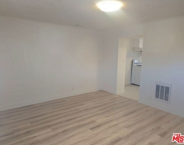 3837 Sedgwick Avenue - Photo Thumbnail 4